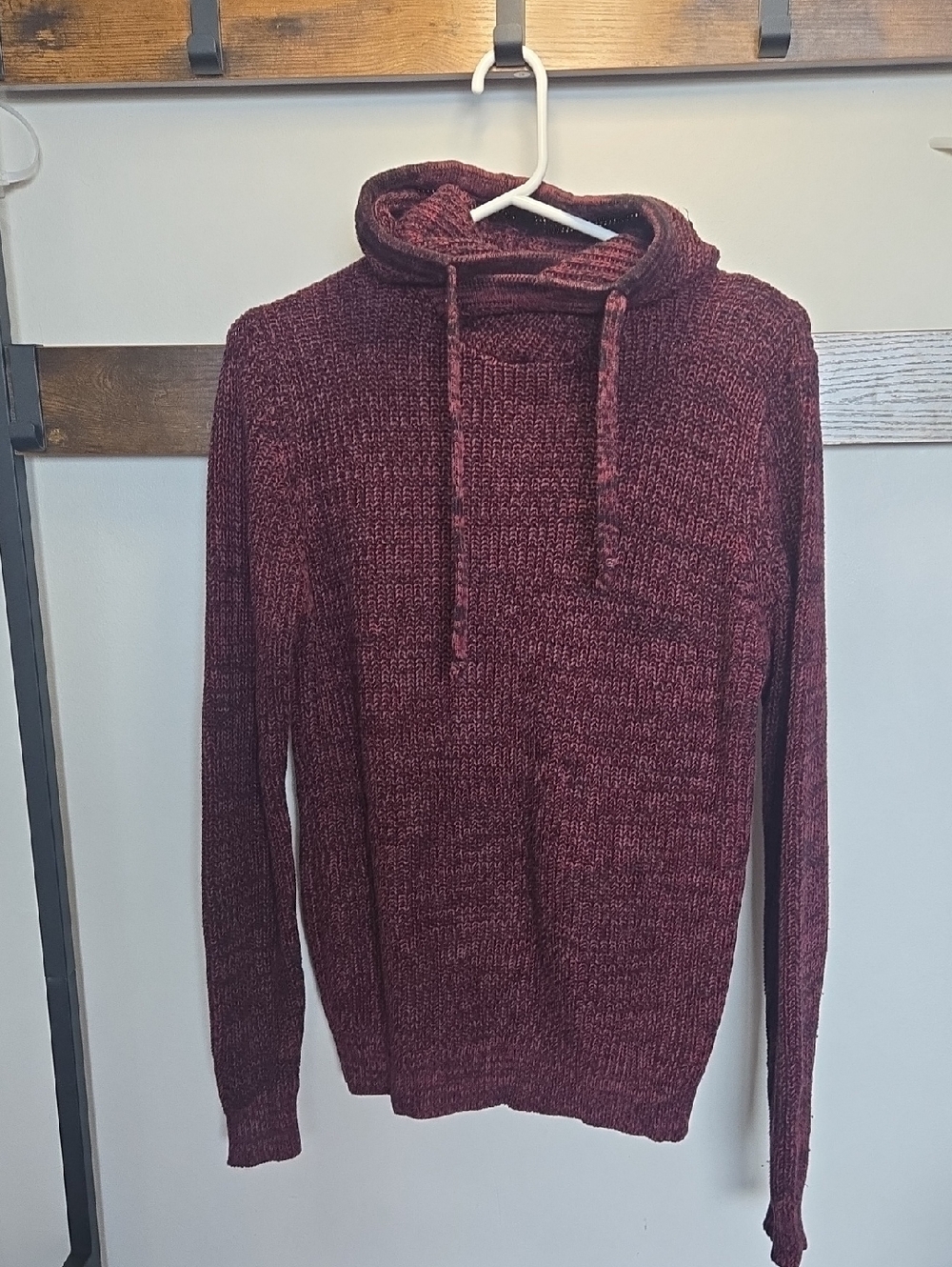 Urban Behavior Men's Turtleneck Sweater in Maroon